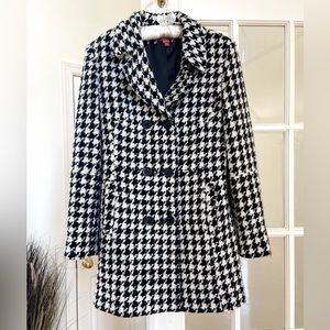 Women’s Houndstooth Coat